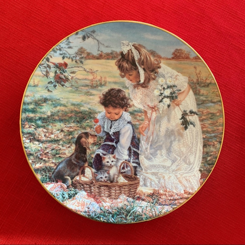 Vintage Decorative Limited Edition Plate “Delightful Bundle” 1992 Bradex // Reco